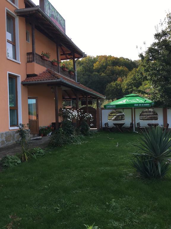 Complex Balkandzhii Apriltsi  Bagian luar foto