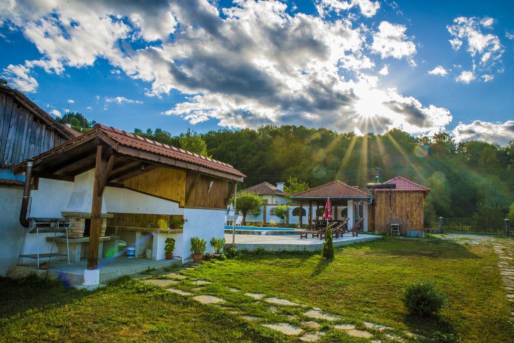 Complex Balkandzhii Apriltsi  Bagian luar foto